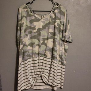 Casual Feminine Camo T-shirt and Short Bundle XL